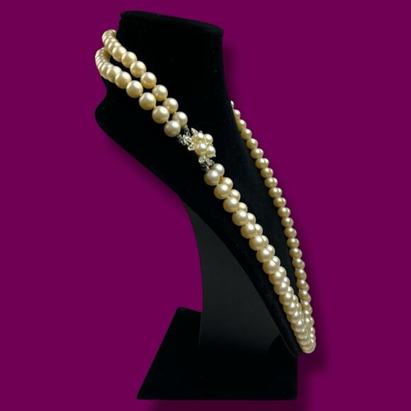 Vintage 1950s Double Strand Faux Pearl Necklace Rhinestone Flower Clasp 20 & 24” - Picture 4 of 7